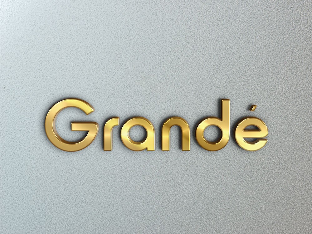 Strong typography - grande